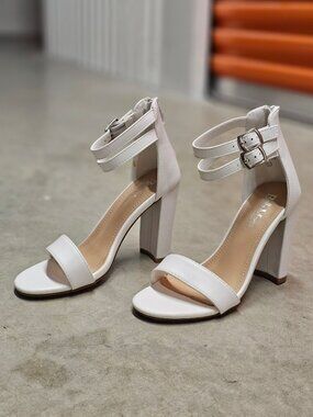 White Block Heel Sandals With Dual Ankle Straps & Back Zipper Closure Open Toe D